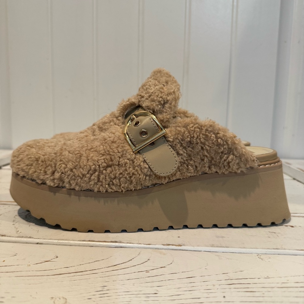 Dolce Vita Tan Fuzzy Mules